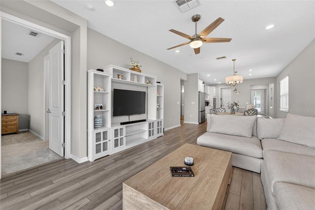 5524 BLUE CRUSH BEND, Land O Lakes, FL 34638