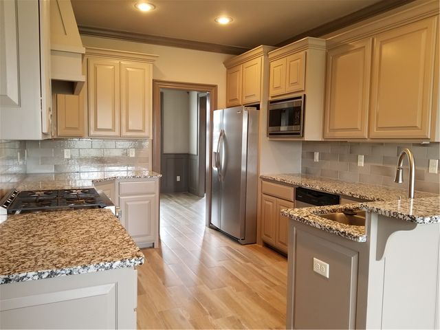 940 Sunset Lane, Centerton, AR 72719