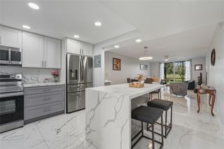 9611 N Hollybrook Lake Drive 101, Pembroke Pines, FL 33025