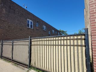 4950 W Diversey Avenue, Chicago, IL 60639