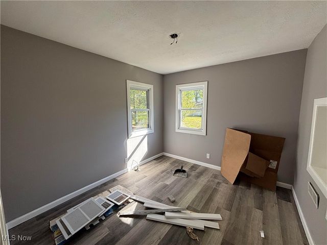 2255 Lake Road, Akron, OH 44312