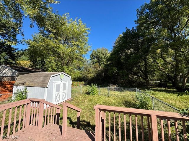 2255 Lake Road, Akron, OH 44312