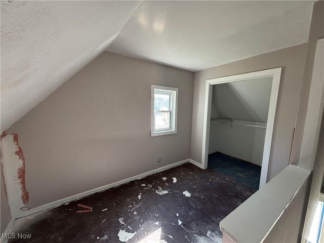 2255 Lake Road, Akron, OH 44312