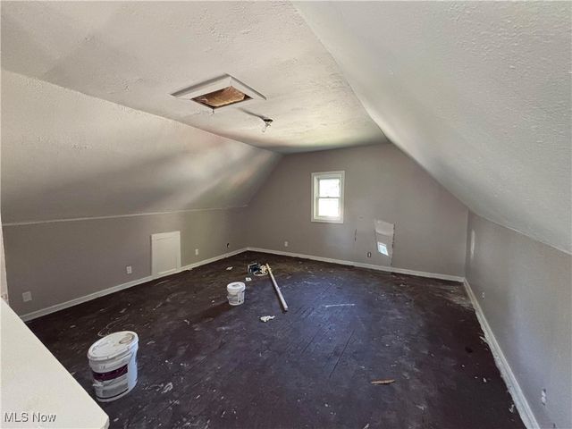 2255 Lake Road, Akron, OH 44312