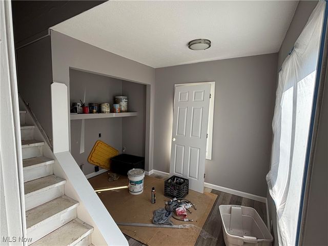 2255 Lake Road, Akron, OH 44312