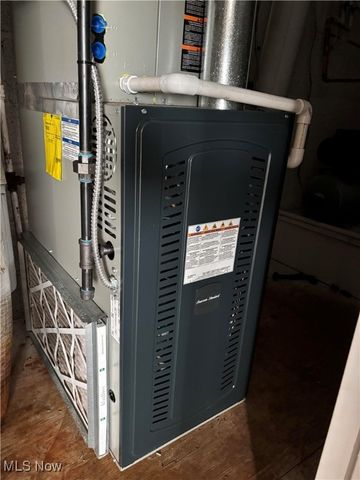 2255 Lake Road, Akron, OH 44312