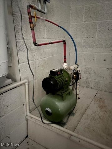 2255 Lake Road, Akron, OH 44312