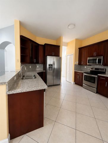 7856 NW 167th Terrace, Miami Lakes, FL 33016