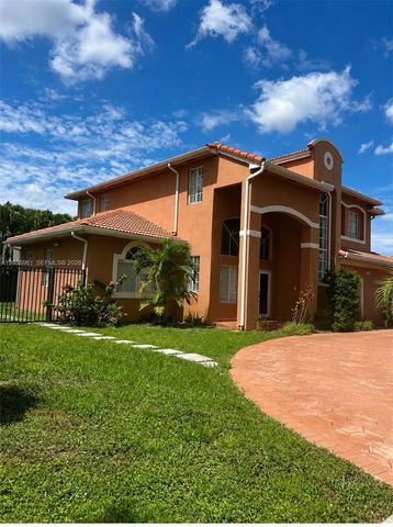 7856 NW 167th Terrace, Miami Lakes, FL 33016
