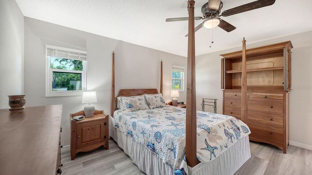 2902 CAPTIVA GARDENS DRIVE 3, Sarasota, FL 34231
