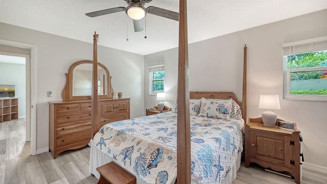2902 CAPTIVA GARDENS DRIVE 3, Sarasota, FL 34231
