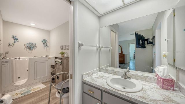 2902 CAPTIVA GARDENS DRIVE 3, Sarasota, FL 34231