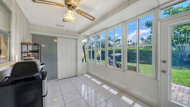 2902 CAPTIVA GARDENS DRIVE 3, Sarasota, FL 34231
