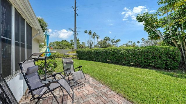 2902 CAPTIVA GARDENS DRIVE 3, Sarasota, FL 34231