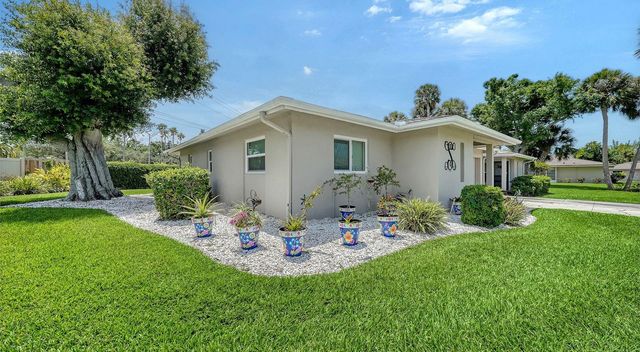 2902 CAPTIVA GARDENS DRIVE 3, Sarasota, FL 34231