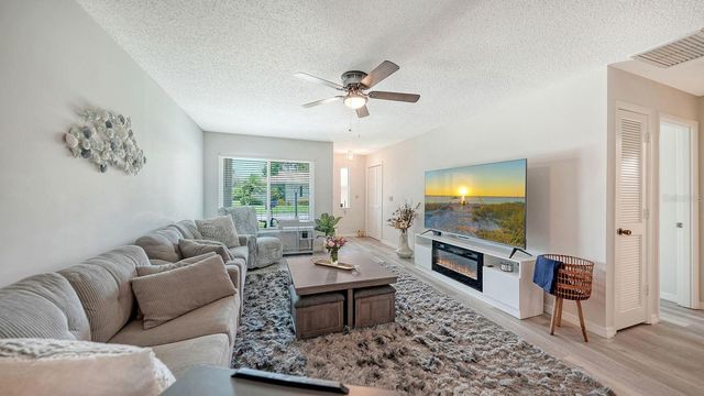 2902 CAPTIVA GARDENS DRIVE 3, Sarasota, FL 34231