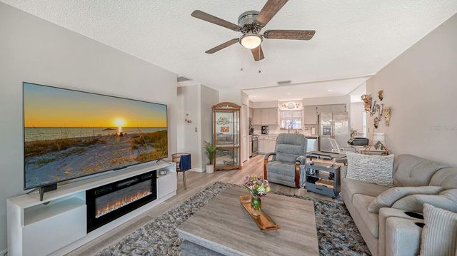 2902 CAPTIVA GARDENS DRIVE 3, Sarasota, FL 34231