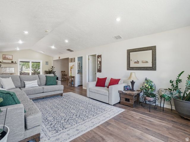 1969 E CEDAR BENCH, South Weber, UT 84405