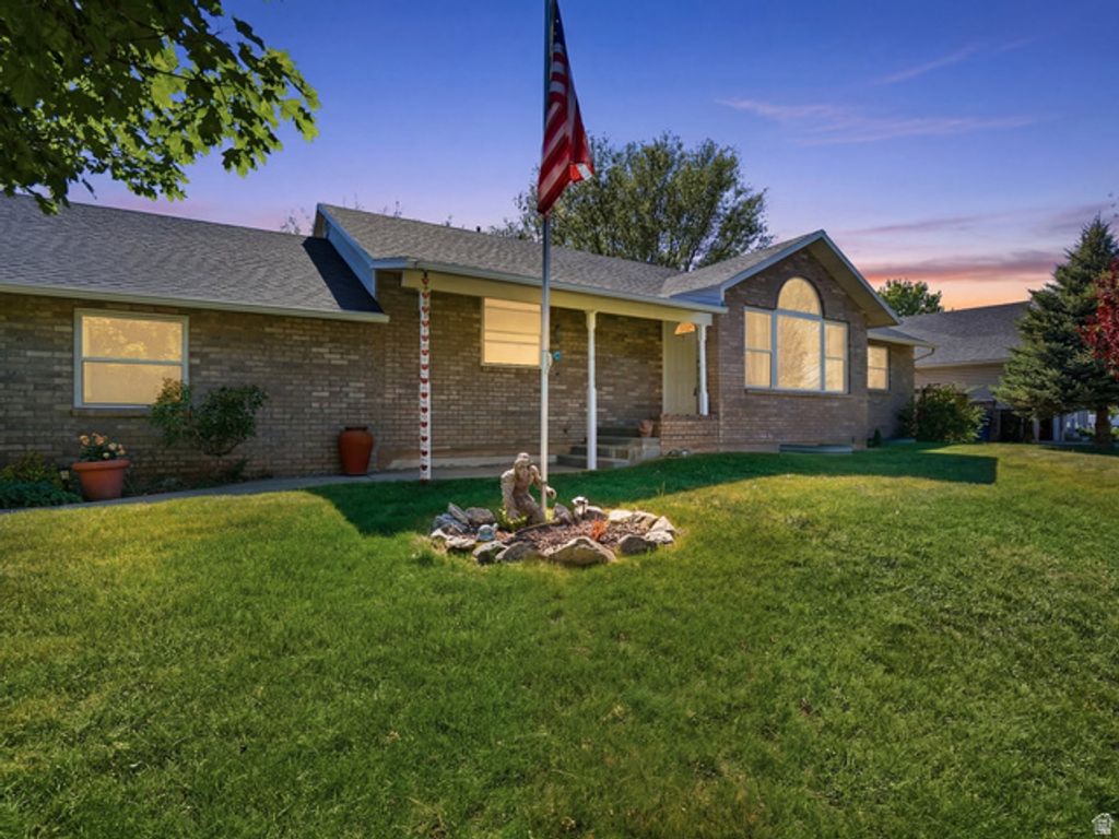 1969 E CEDAR BENCH, South Weber, UT 84405
