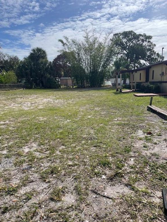 000 N 25th Street, Fort Pierce, FL 34994