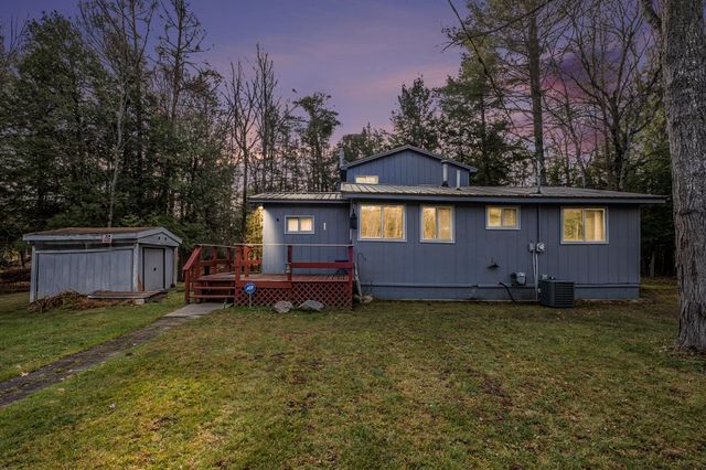 5489 S Kings Highway, Cherry Valley Twp, MI 49623