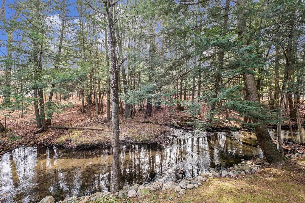 5489 S Kings Highway, Cherry Valley Twp, MI 49623