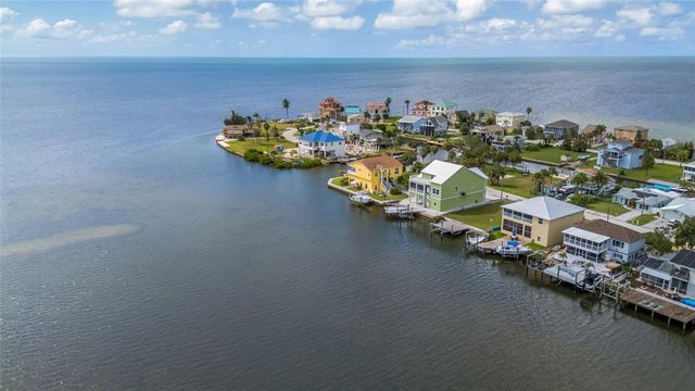 6522 SEAVIEW BOULEVARD, Hudson, FL 34667