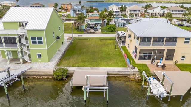 6522 SEAVIEW BOULEVARD, Hudson, FL 34667