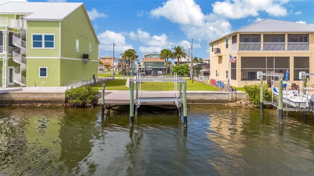 6522 SEAVIEW BOULEVARD, Hudson, FL 34667