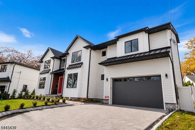 333 Harrison St, Paramus Boro, NJ 07652