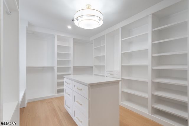 333 Harrison St, Paramus Boro, NJ 07652