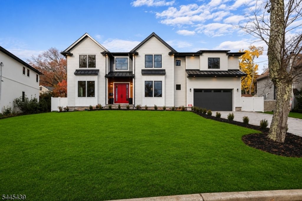 333 Harrison St, Paramus Boro, NJ 07652