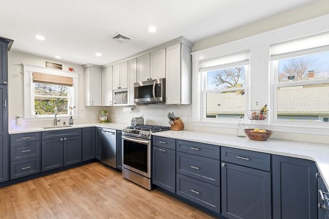 107 Lenox St, Quincy, MA 02169