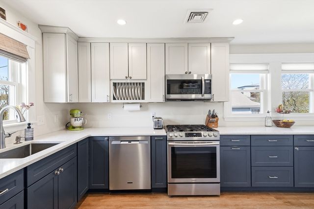 107 Lenox St, Quincy, MA 02169