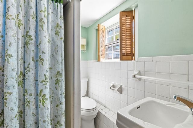 107 Lenox St, Quincy, MA 02169