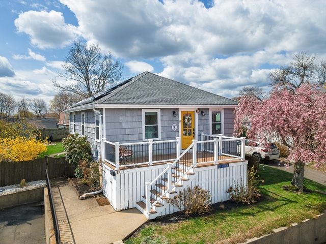 107 Lenox St, Quincy, MA 02169