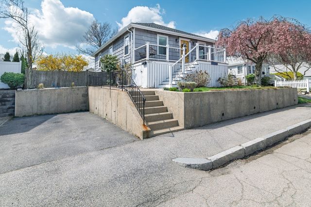 107 Lenox St, Quincy, MA 02169