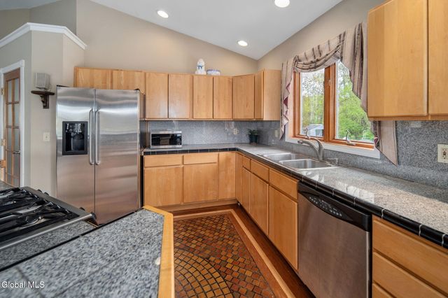 1 Birch Lane, East Greenbush, NY 12144