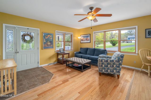 1 Birch Lane, East Greenbush, NY 12144