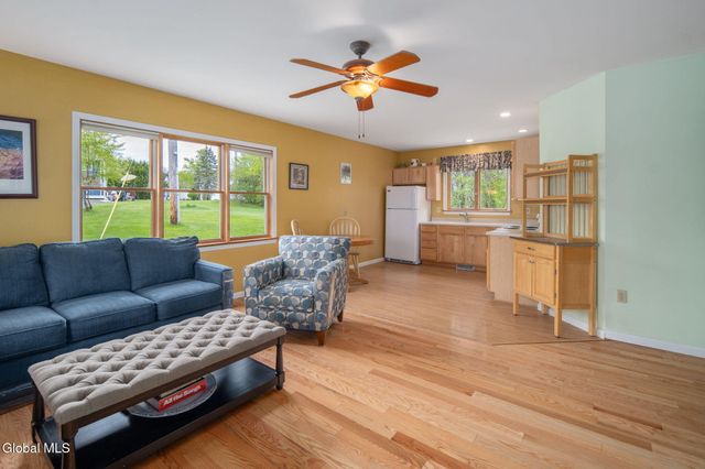 1 Birch Lane, East Greenbush, NY 12144