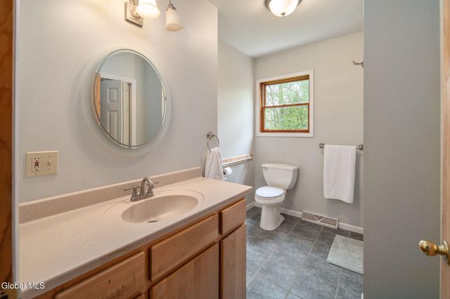 1 Birch Lane, East Greenbush, NY 12144