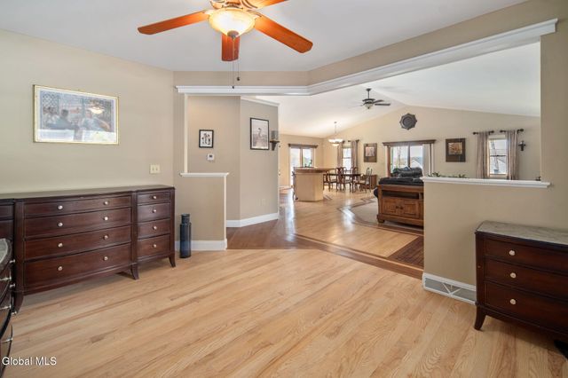 1 Birch Lane, East Greenbush, NY 12144