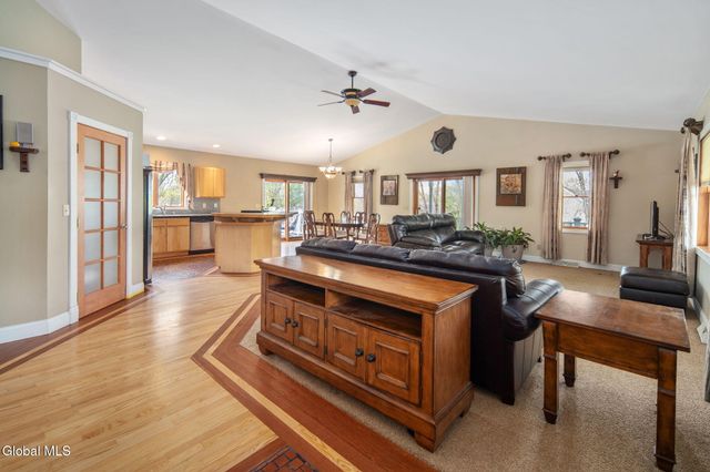 1 Birch Lane, East Greenbush, NY 12144