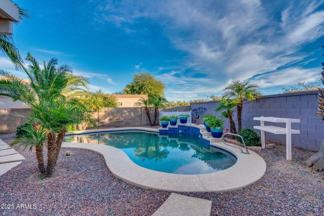 17803 W DREYFUS Street, Surprise, AZ 85388