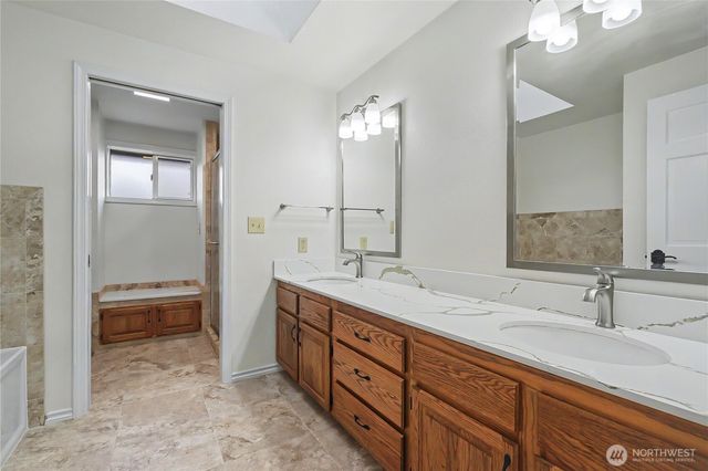 556 SW 334th Court, Federal Way, WA 98023