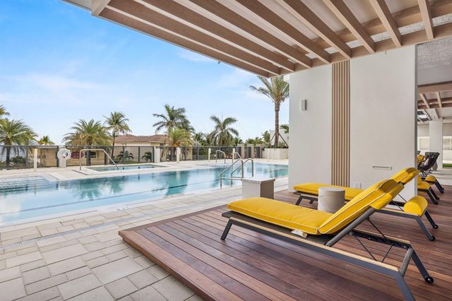 305 Briny Avenue 301, Pompano Beach, FL 33062