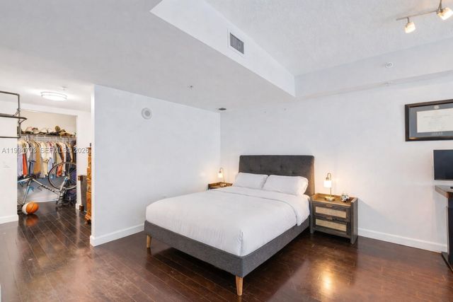 41 SE 5th St 1306, Miami, FL 33131