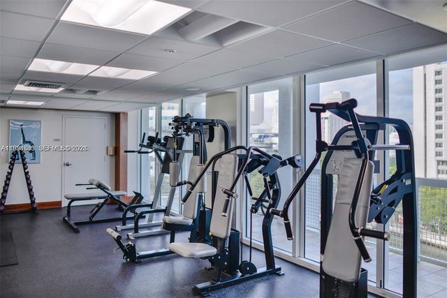 41 SE 5th St 1306, Miami, FL 33131