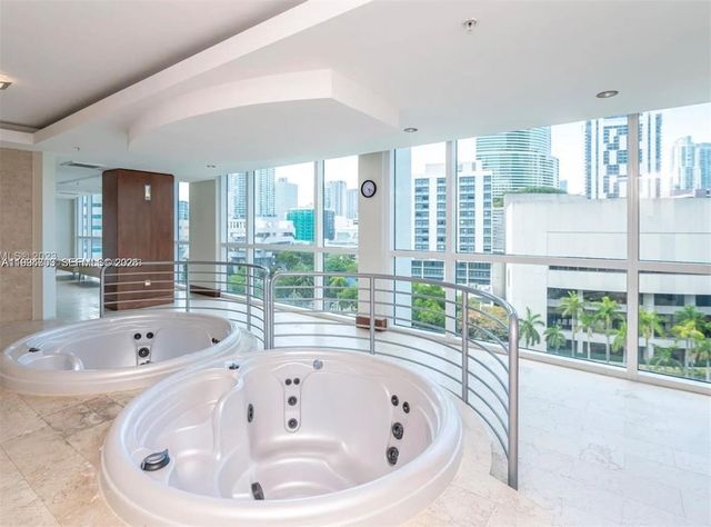 41 SE 5th St 1306, Miami, FL 33131