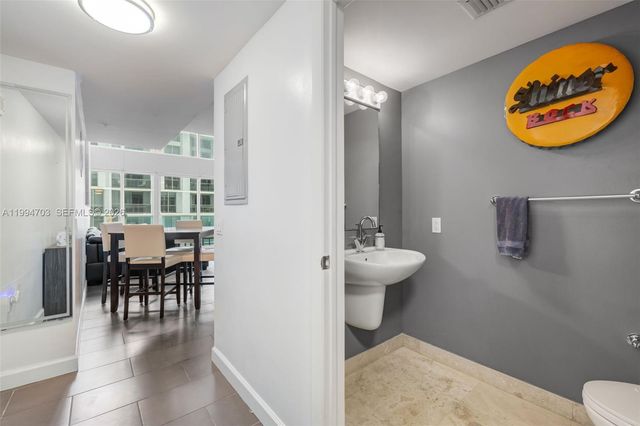 41 SE 5th St 1306, Miami, FL 33131